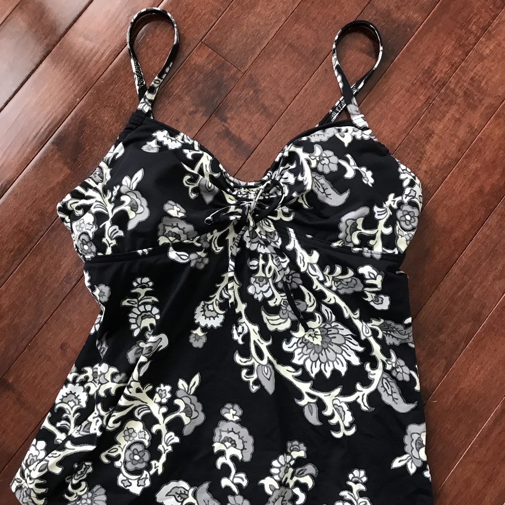 LANDS END TANKINI SIZE 8